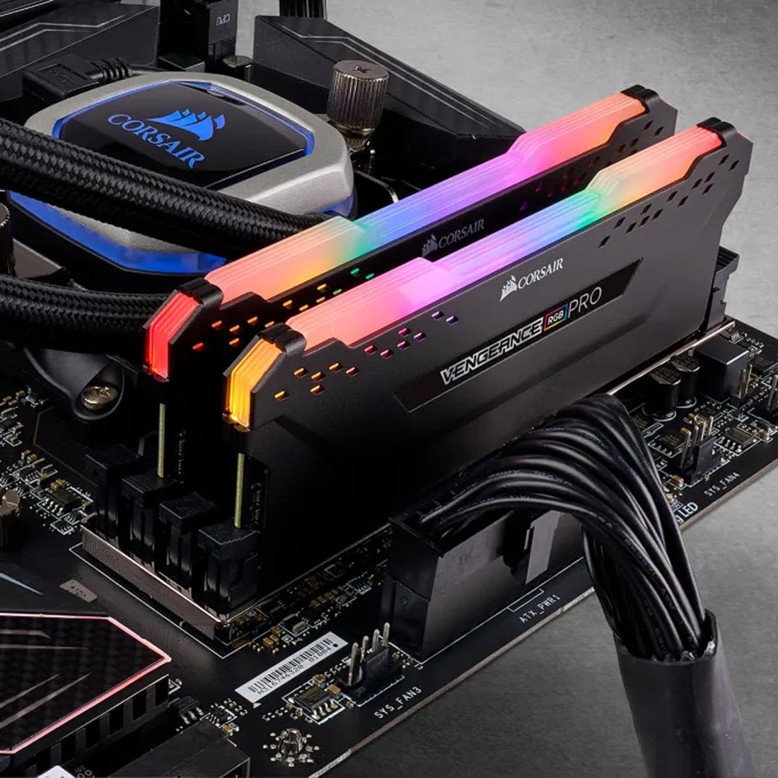 CORSAIR VENGEANCE PRO RGB 16GB DDR4 3600MHz (Noir)