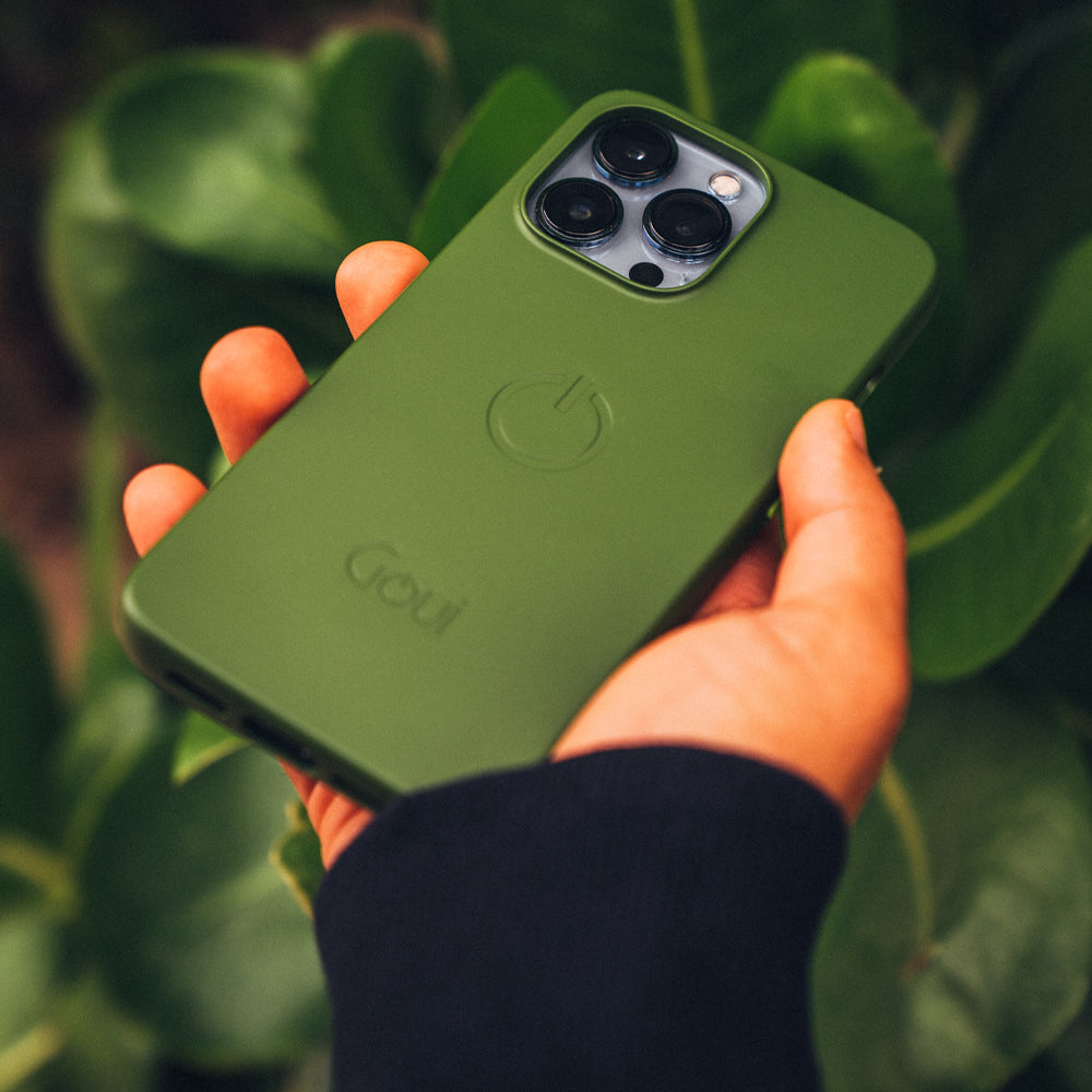 Goui Coque Magnetique iPhone 14 Pro couleur Vert Olive