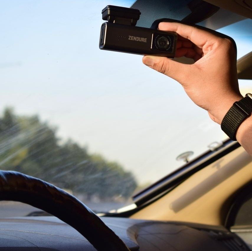 Zendure Caméra de voiture ZEN 200 (Avant + Arrière) : 4K Résolution +SD CARD 64GB