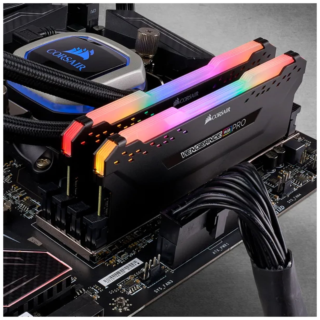 CORSAIR VENGEANCE PRO RGB 16GB DDR4 3600MHz (Noir)
