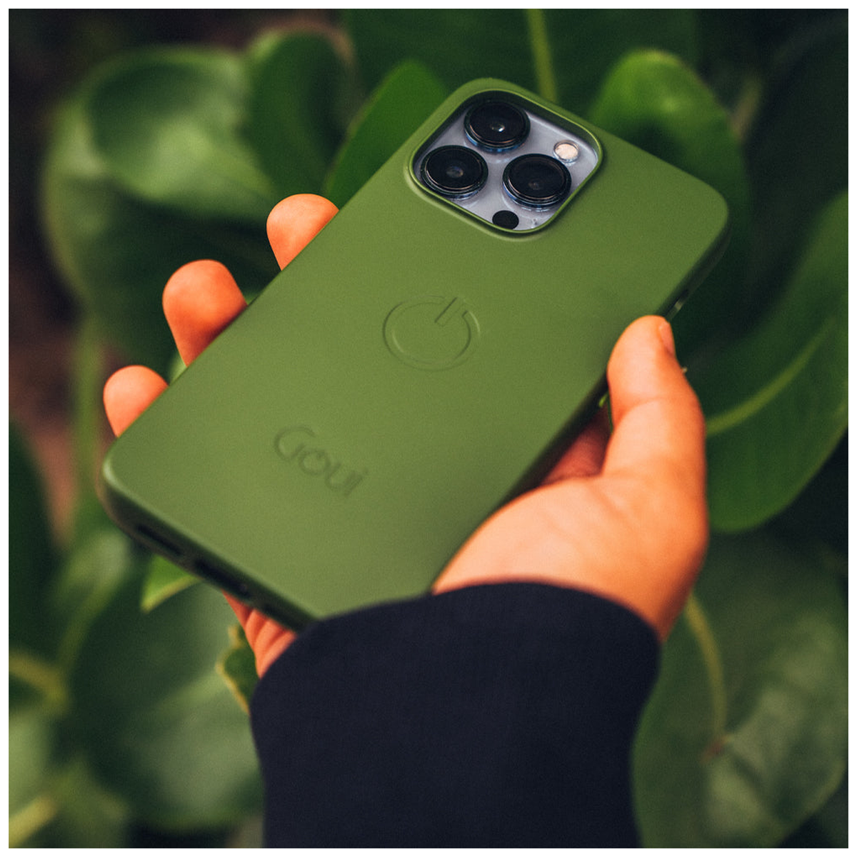 Goui Coque Magnetique iPhone 14 Pro couleur Vert Olive